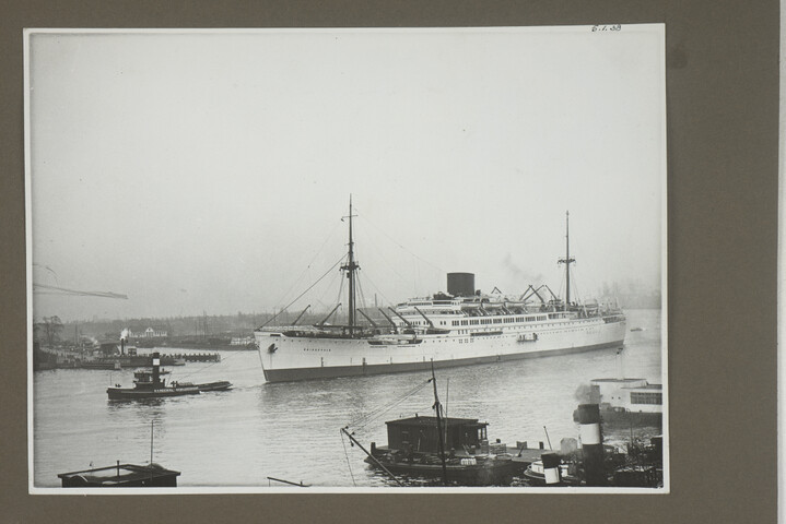 2001.1755; Omslag met vele foto's en knipsels van meest bergingsactiviteiten door Reederij v/h Gebroeders Goedkoop te Amsterdam in de periode 1929 / 1949; omslag