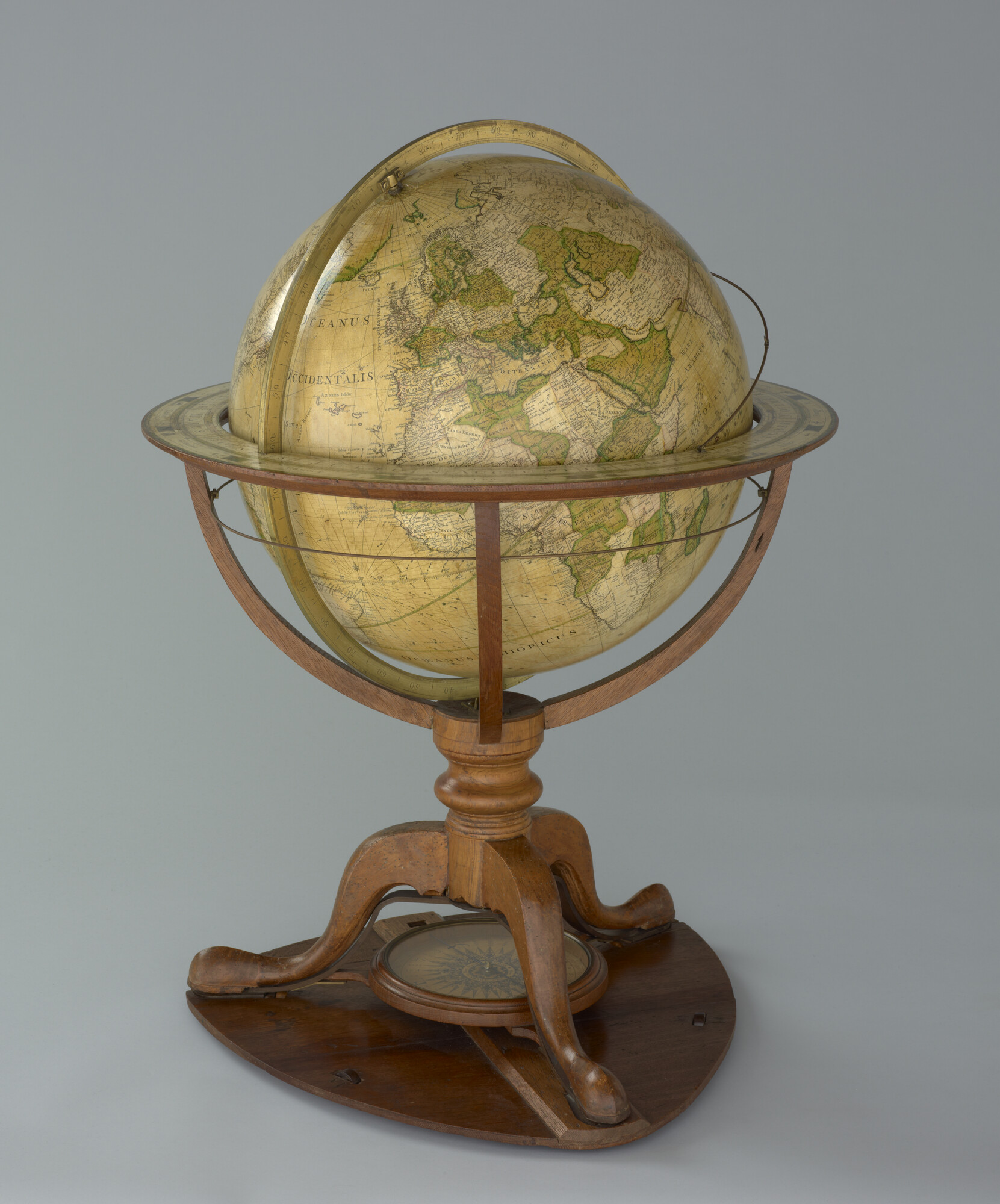 A.3372(01); Aardglobe van 46 cm. in doorsnede door George Adams, 1766; globe