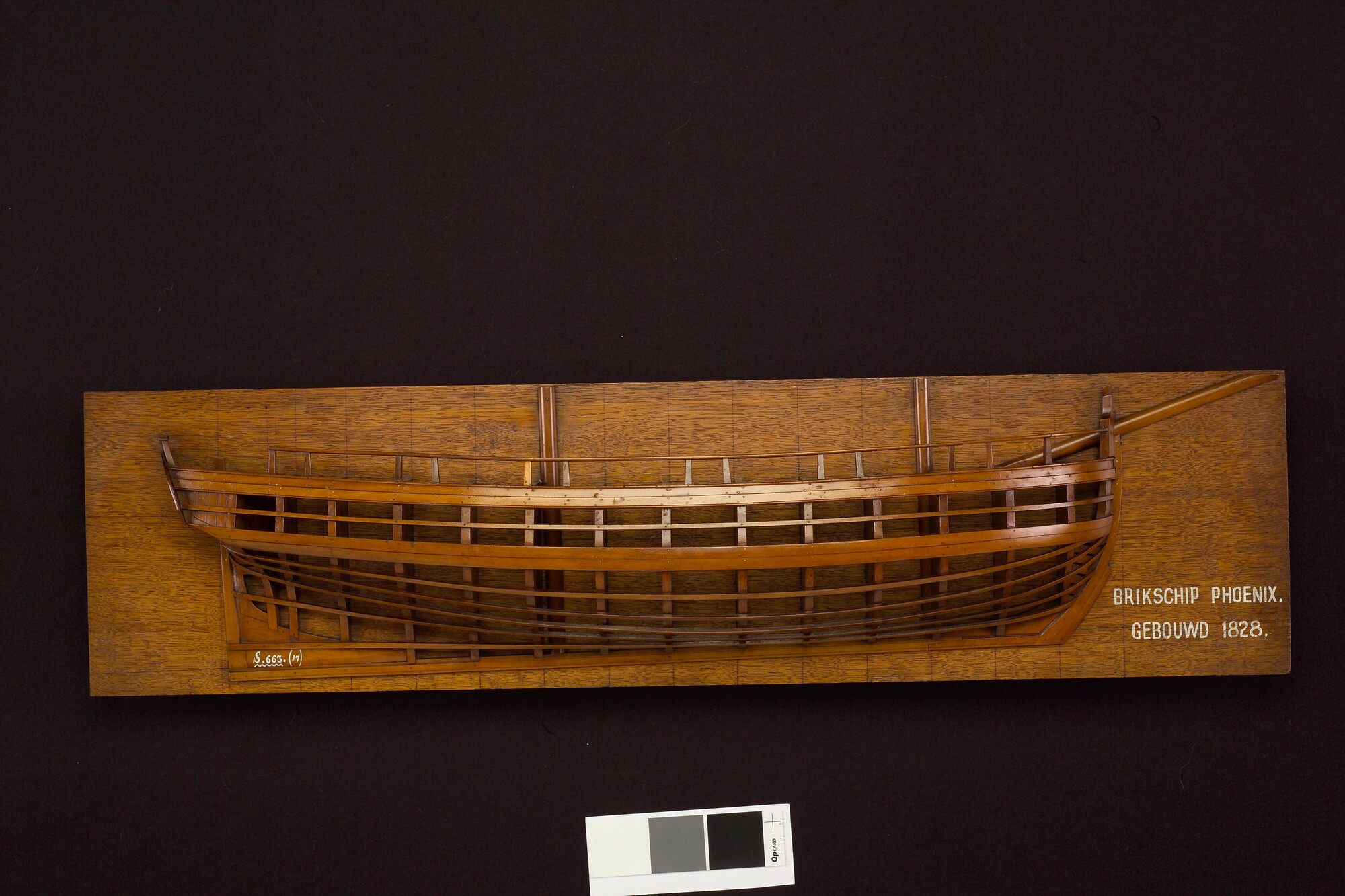 S.0663(17); Halfmodel van het brikschip Phoenix; scheepsmodel