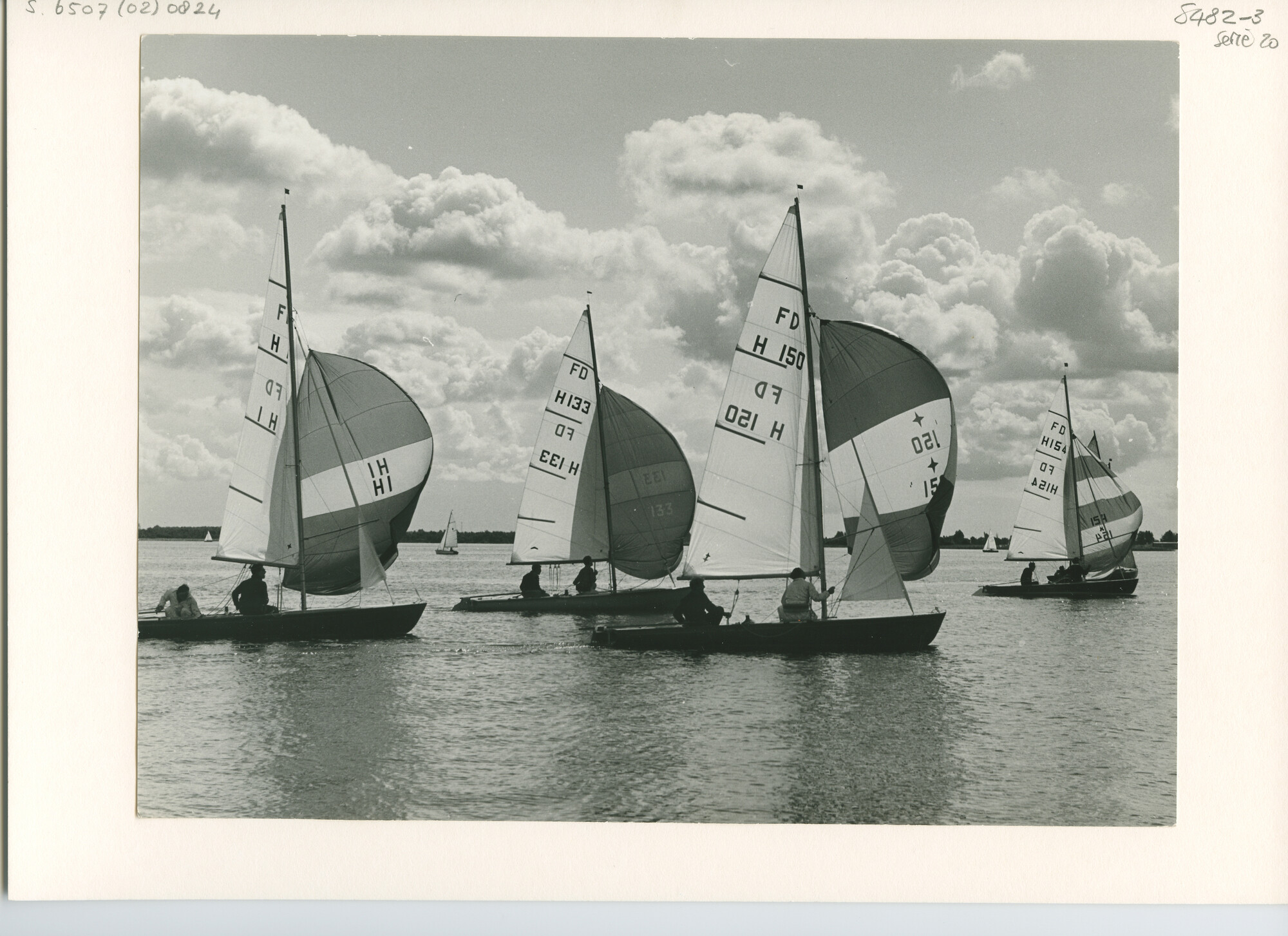 S.6507(02)0824.03; Zwart-wit foto van de Hollandweek I 1965: de FD-klasse op de Loosdrechtse Plassen; foto