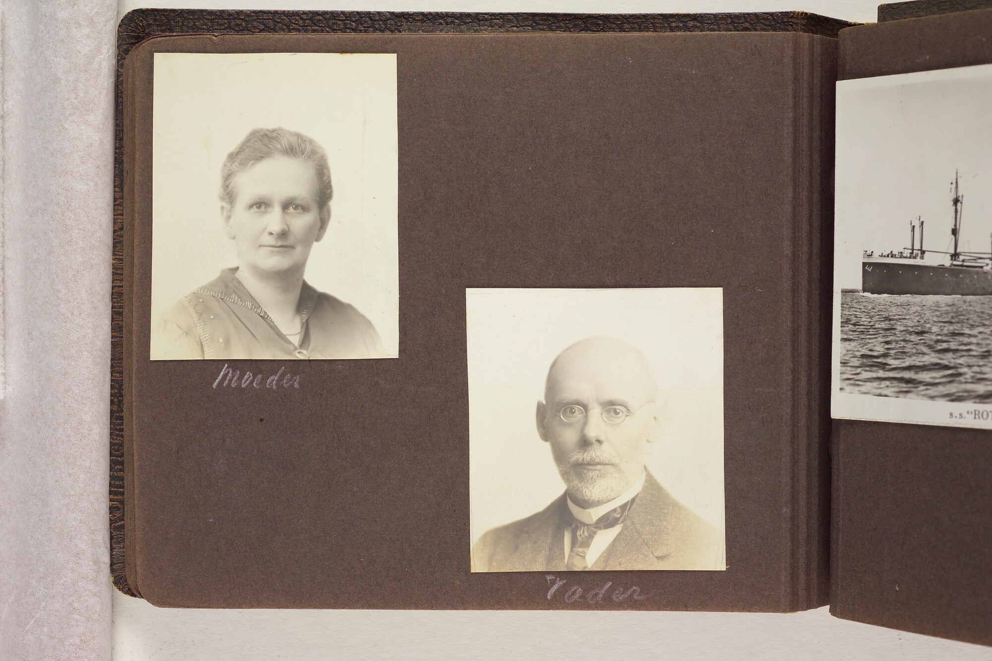 1995.1234; Fotoalbum van Jan de Groot, 1914 - 1928; fotoalbum