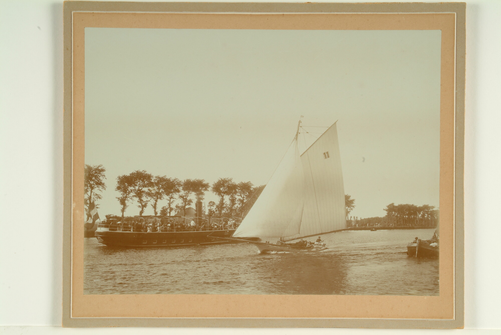 S.7166(45); Centerboard 'Sirene' op de Amstel; foto