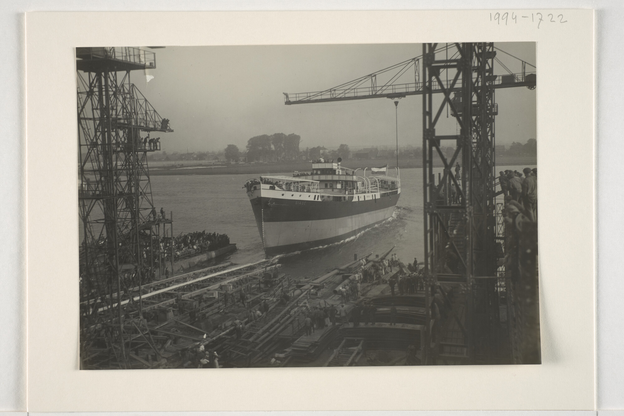 1994.1722; Foto's van de tewaterlating van het ss. 'Siaoe' van de KPM; fotoreportage