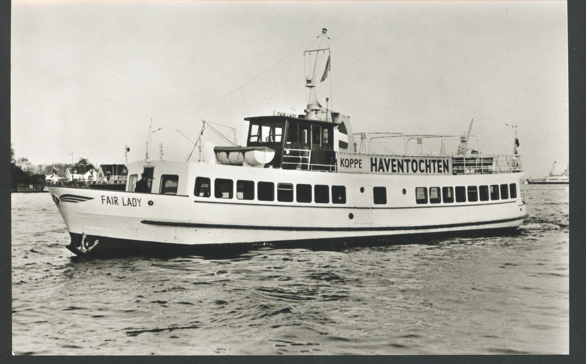 S.4360(06)02; Het passagiersschip ms. 'Fair Lady' van de Reederij Koppe in Amsterdam; prentbriefkaart