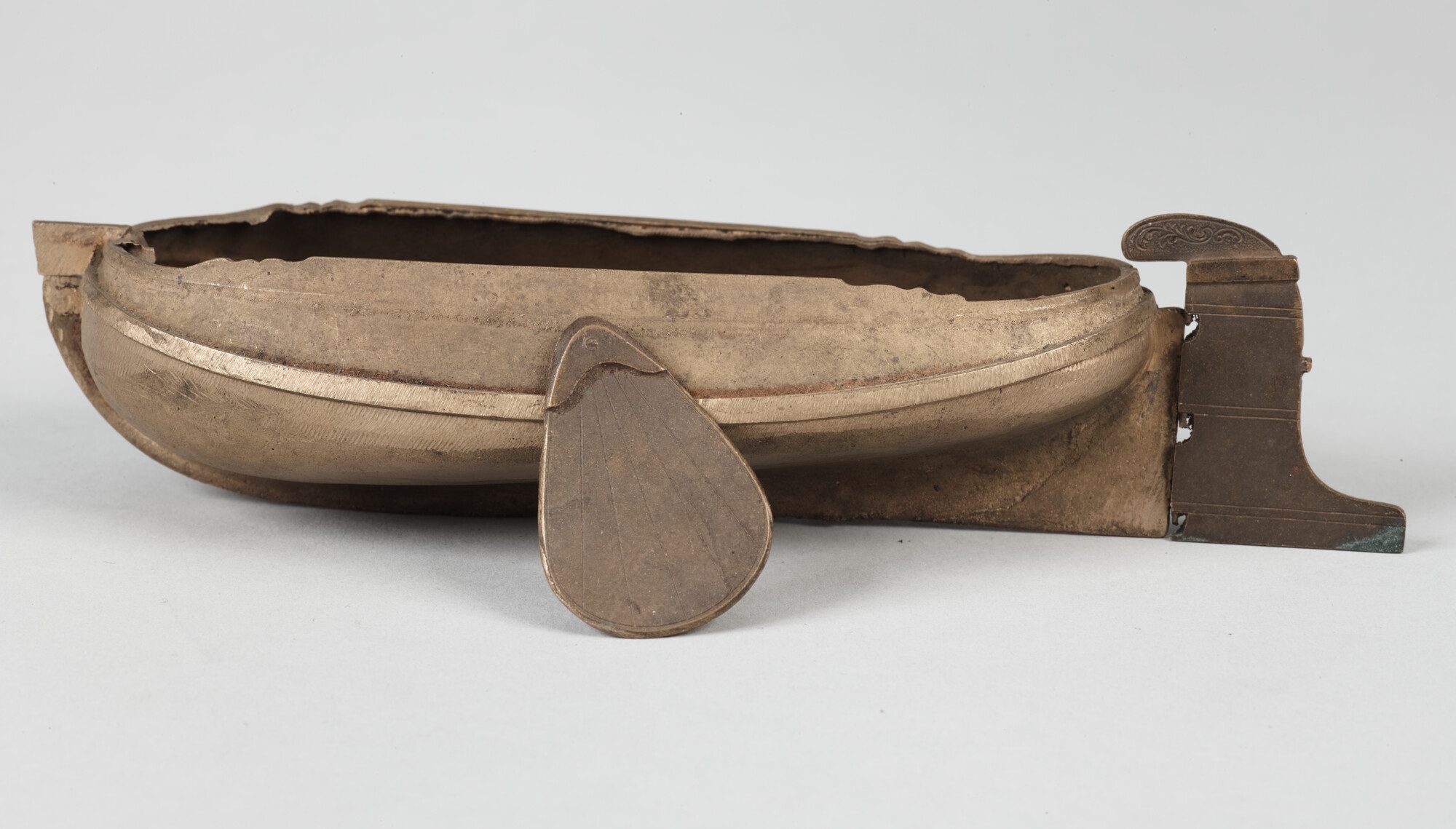 S.7462(005); Bronzen mal van een model tjotter met zwaard en roer, 5 onderdelen; mal (gereedschap voor vormen of geleiden)