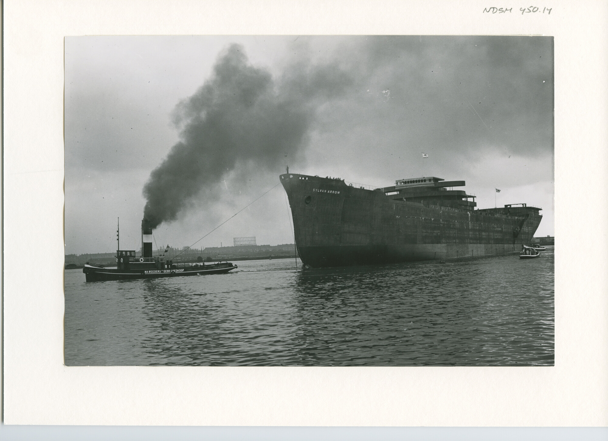 S.5444(2335)3; Foto van de tanker ts. Sylvan Arrow, vlak na de tewaterlating; foto