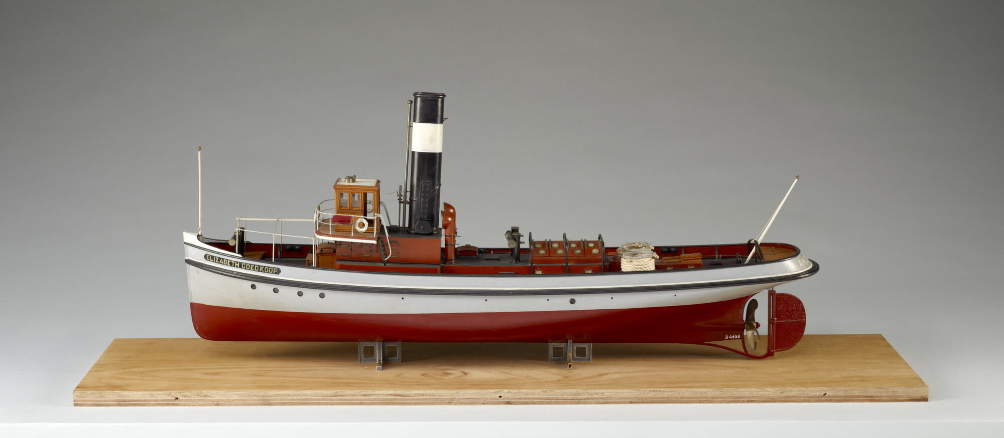 S.4653; Model van de havensleepboot Elizabeth Goedkoop; scheepsmodel
