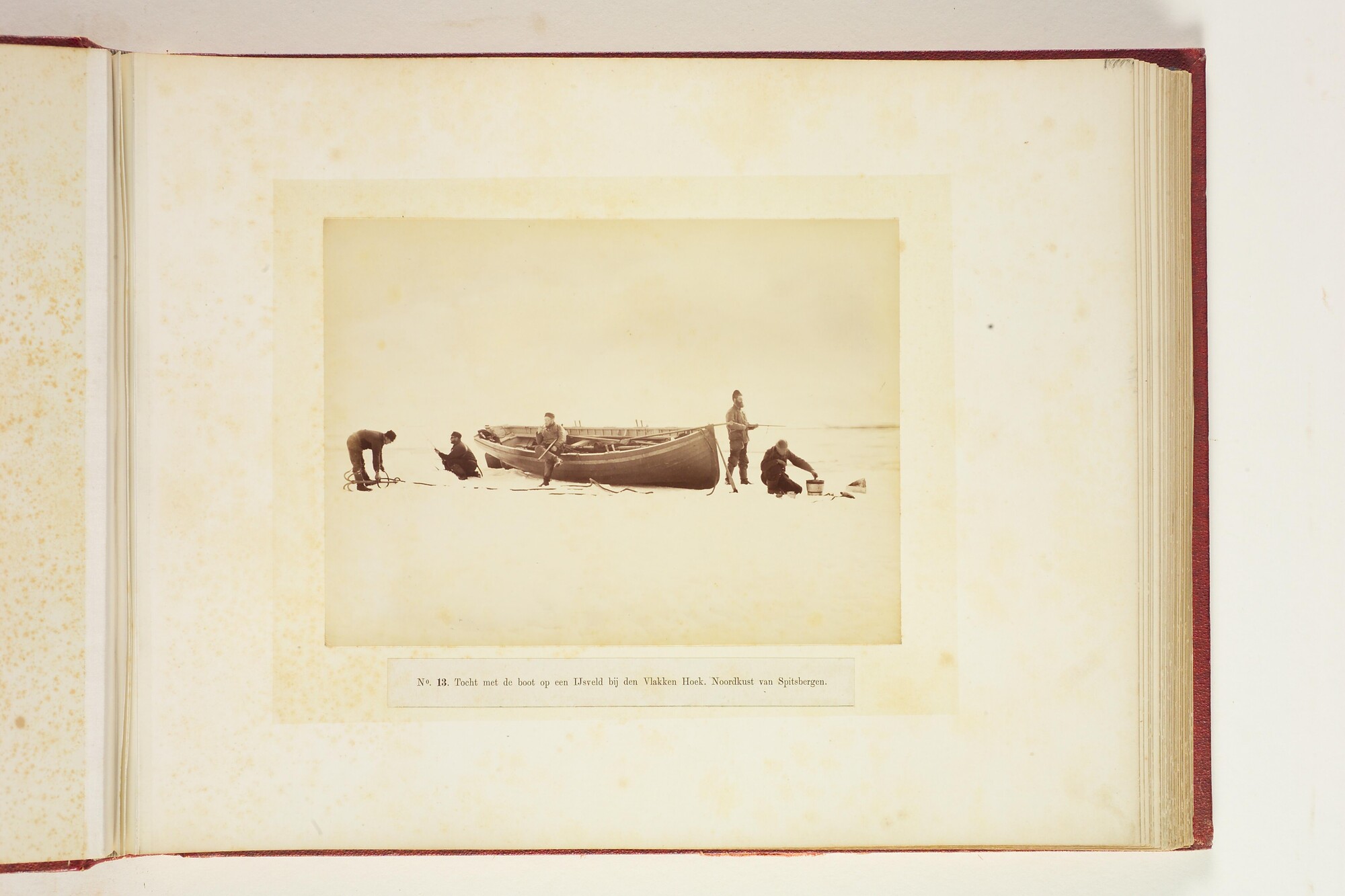 S.0068(05); Album met foto's van de Eerste Noordpoolexpeditie van de Willem Barents; fotoalbum