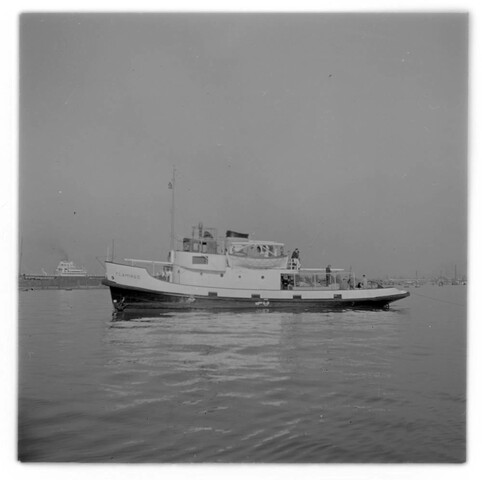 S.5219(12)0591a; Negatieven van de haven & zeesleepboot 'Flamingo' gebouwd op de helling van de Arnhemsche Stoomsleephelling Maatschappij (ASM); negatief