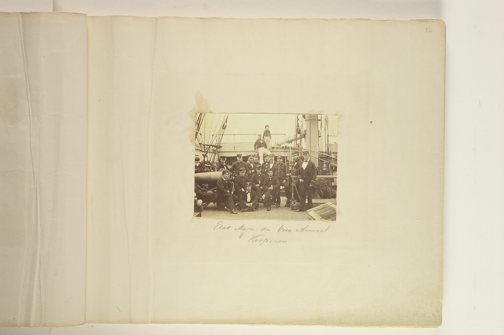 S.3628(02); Album nr. 1 uit een serie van drie van de Nederlandse consul in Japan Dirk de Graeff van Polsbroek; fotoalbum