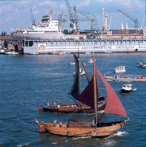 S.9100(7362); Sail Amsterdam 1975. Dia (sfeerbeeld) Sail Amsterdam 700; diapositief