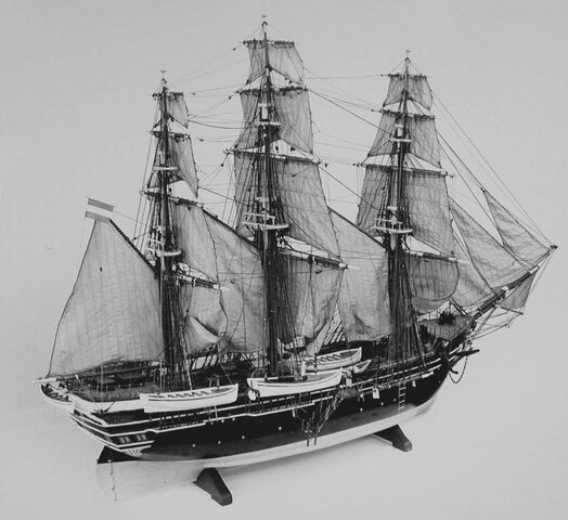 S.4763; Model van het korvet Nautilus van 7 stukken; scheepsmodel
