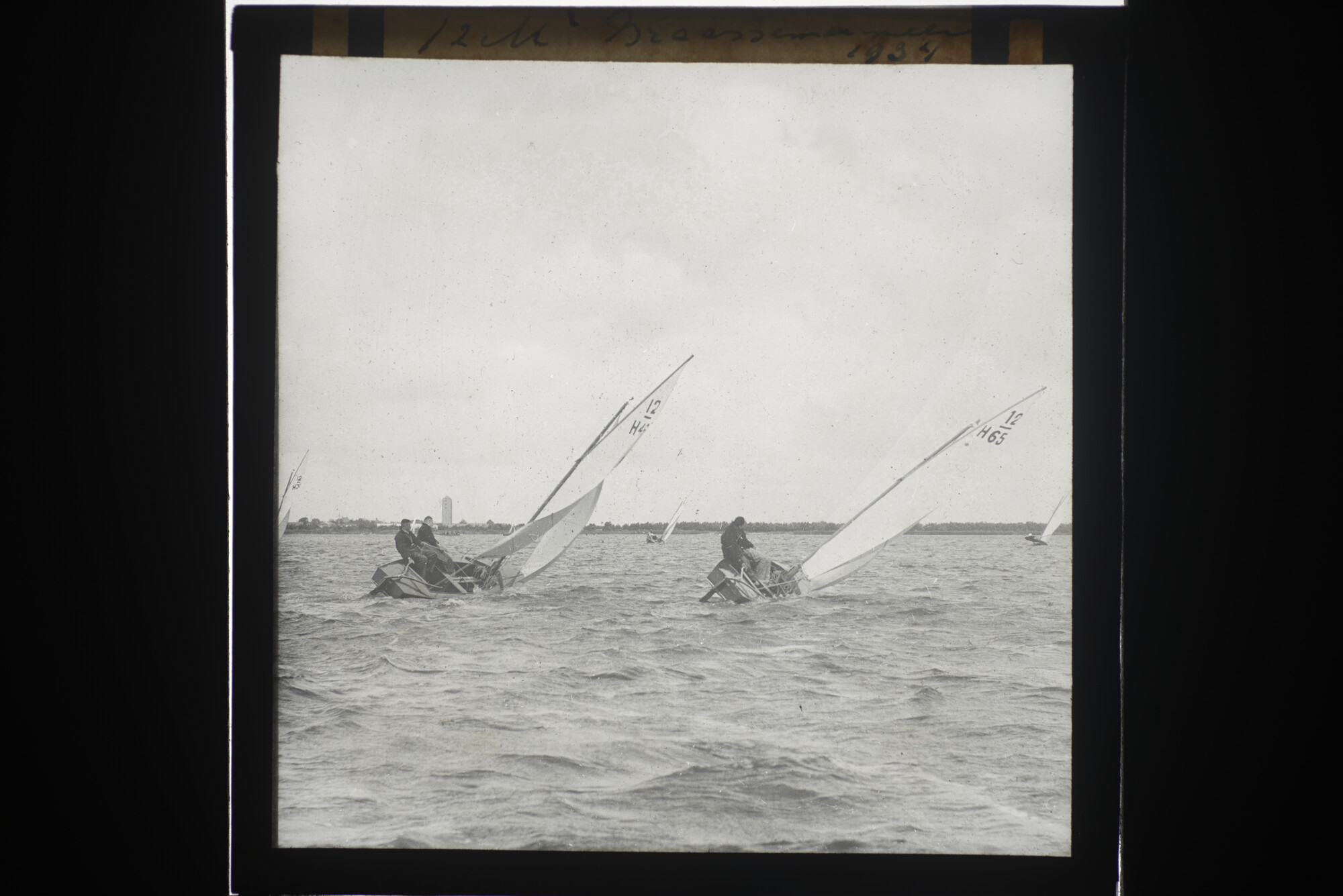 2014.0606; Vijftig lantaarnplaatjes met afbeeldingen van de Nederlandse watersport 1900-1935; lantaarnplaatje