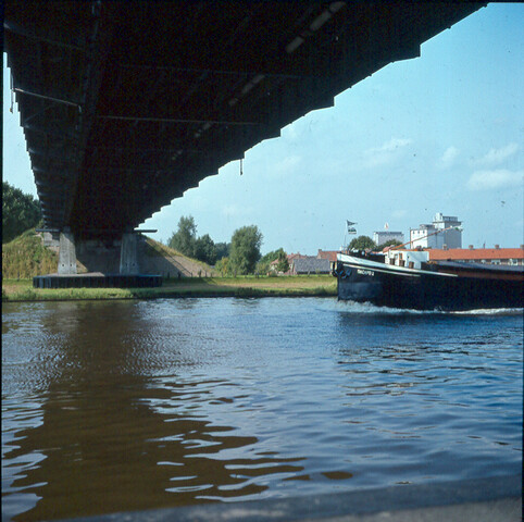 S.9100(0873); Scheepvaart op het Amsterdam-Rijnkanaal; diapositief