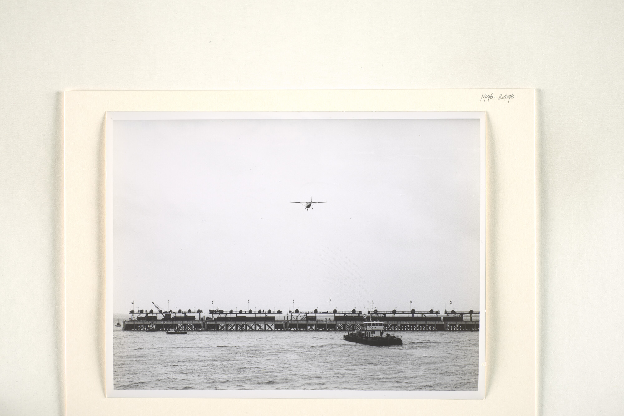 1996.3496; Fotos van de afsluiting van het Volkerak in het kader van het Deltaplan [...]; fotoreportage