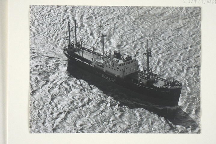 S.5219(12)0269; Luchtfotos van de proeftocht van het Noord-Ierse (Laker) vrachtschip [...]; fotoreportage