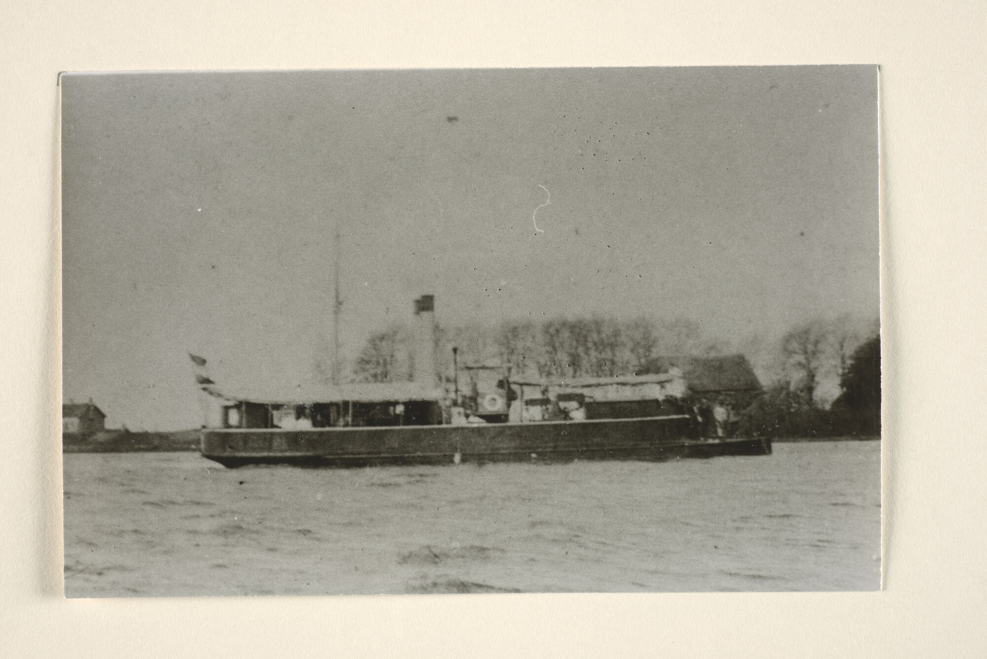 1994.7138; Reproducties van stereofoto's: de reis van de stoomkanonneerboten Hr.Ms. Geep en Tyr in Zeeland en zuidelijk Zuid-Holland; fotoreportage