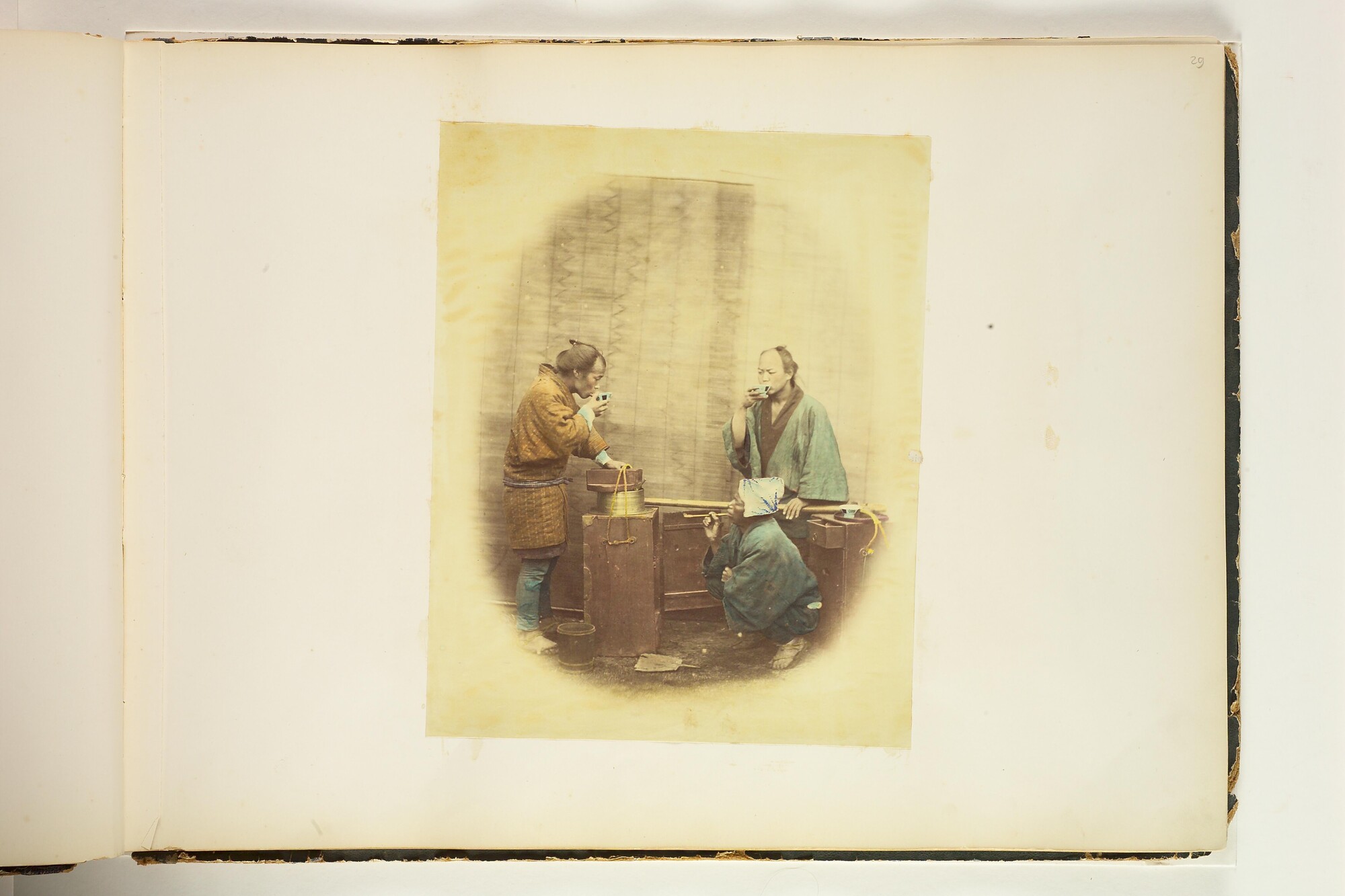 S.3628(04); 'Views of Japan': Album nr. 3 uit een serie van drie van de Nederlandse consul in Japan Dirk de Graeff van Polsbroek; fotoalbum