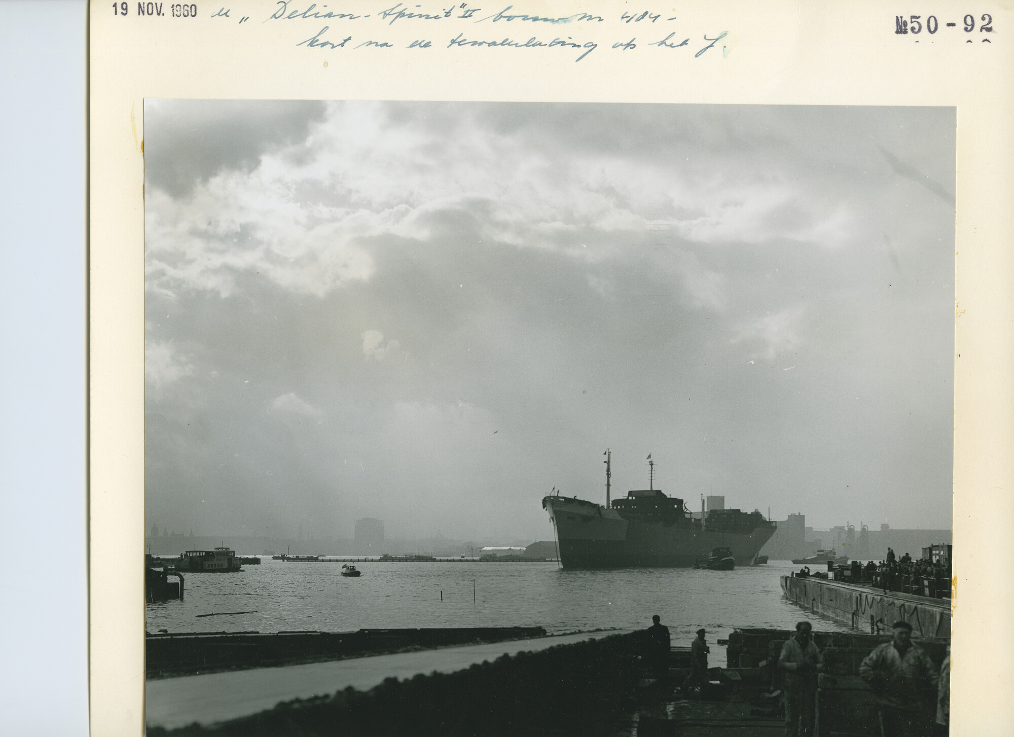 S.5444(3643)09; Foto van de tewaterlating bij de NDSM van de Delian Spirit; foto