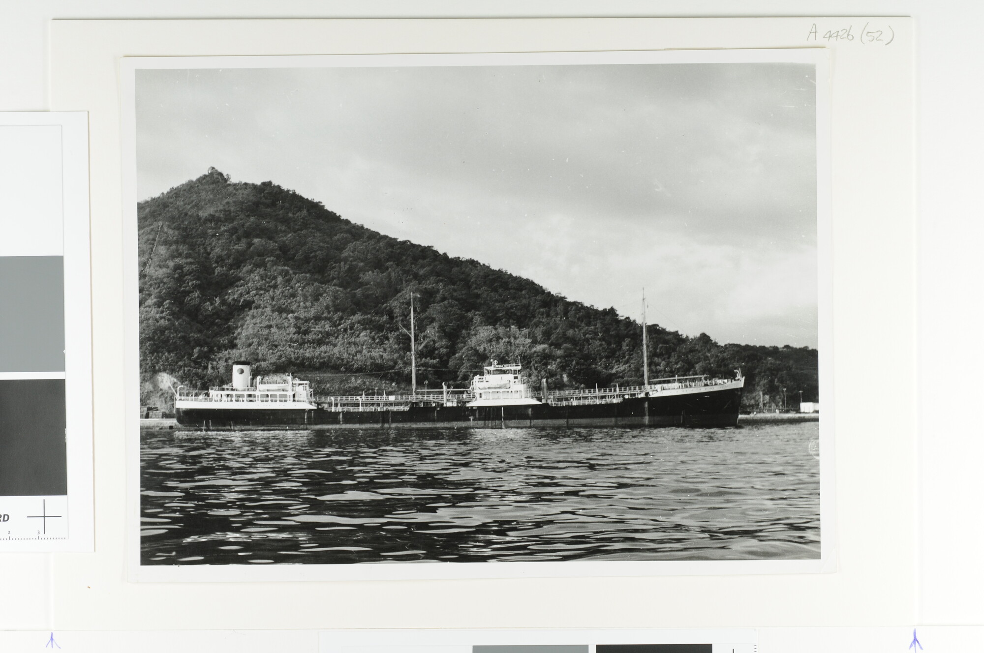 A.4426(52); De tanker ms. 'Ovula' van Shell Tankers NV; foto