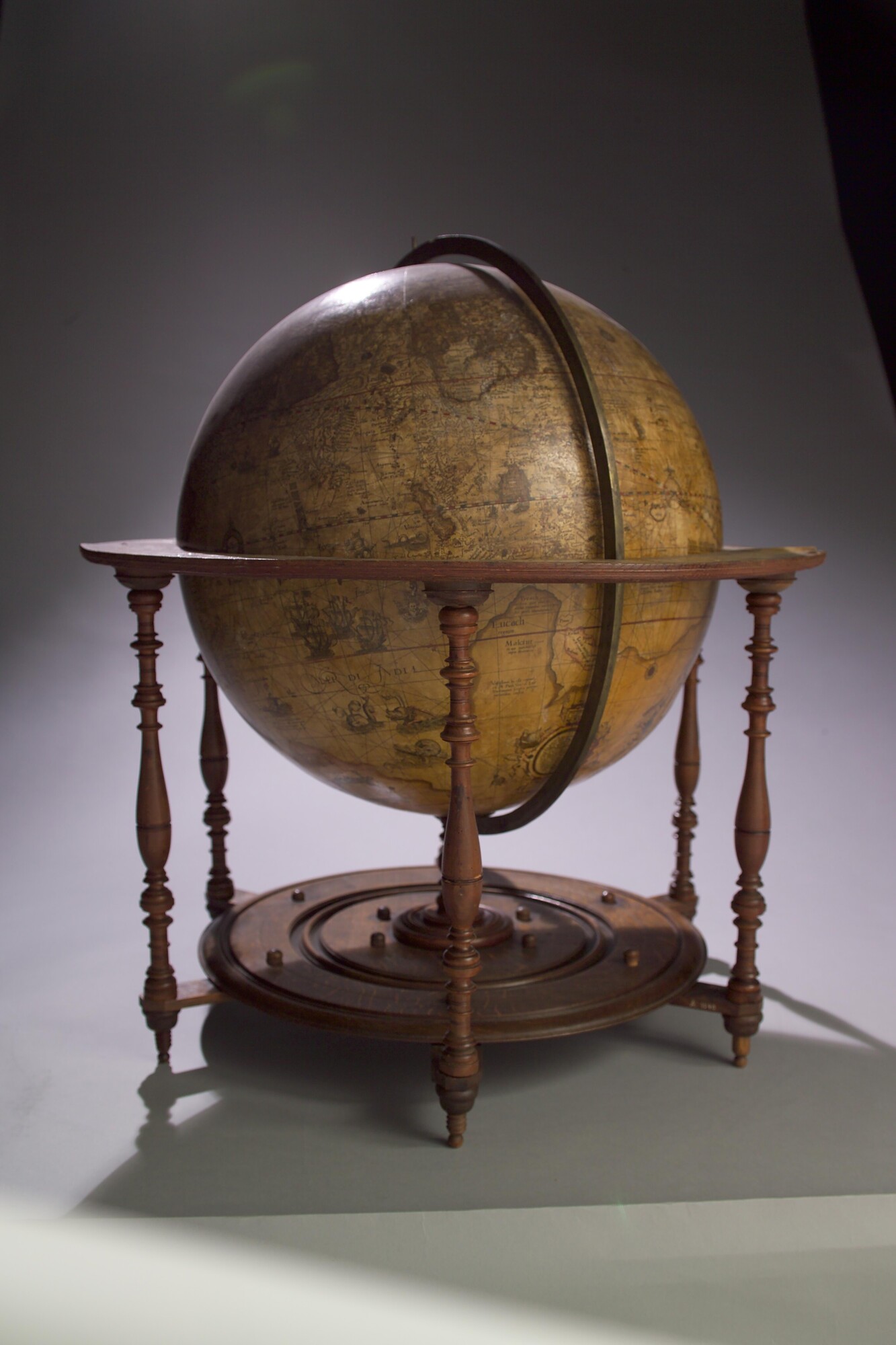 A.1140; Aardglobe van 52,5 cm doorsnede door Jacob Floris van Langren, 1589; globe