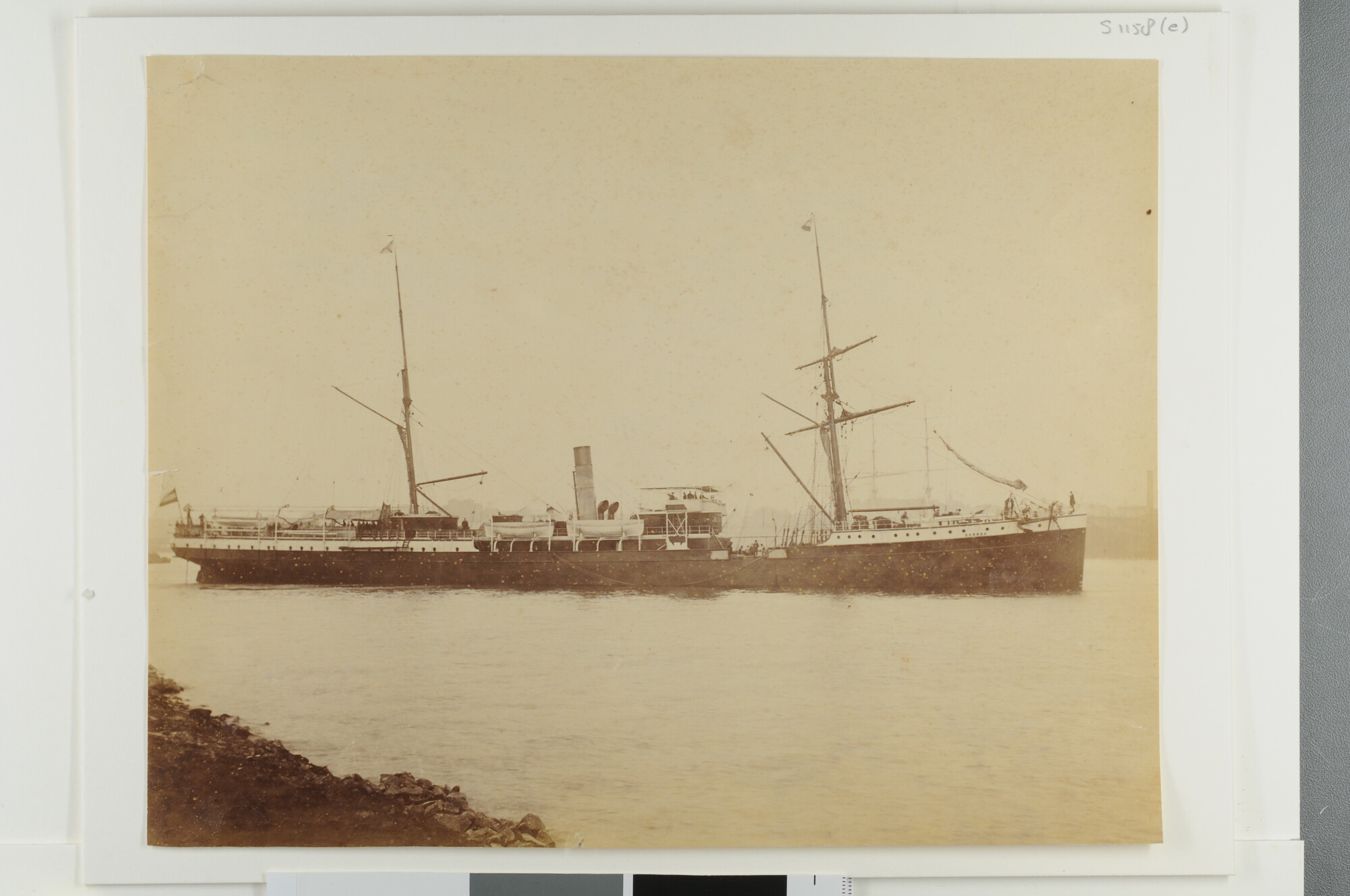 S.1158(e); Het vrachtschip ss. 'Soenda' van de SMN; foto