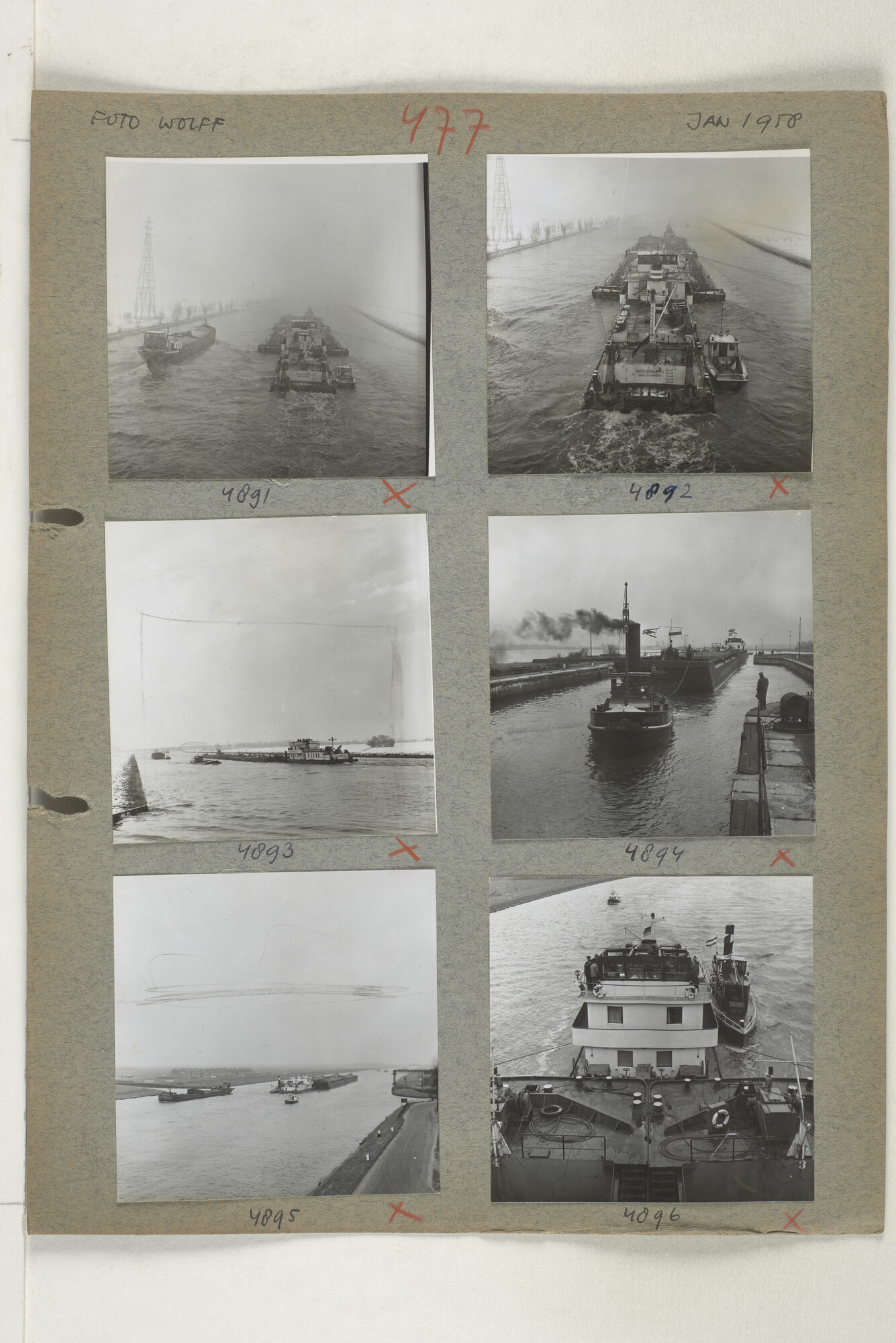1998.2183; Omslag (voorheen ordner) met een grote hoeveelheid proef foto's van de haven en de stad van Amsterdam; omslag