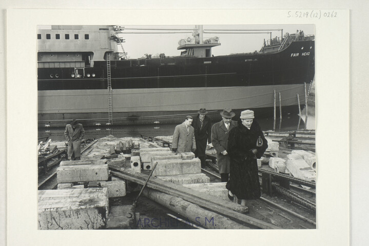 S.5219(12)0262; Fotos van de doop van het Noord-Ierse (Laker) vrachtschip ms. Fair Head [...]; fotoreportage