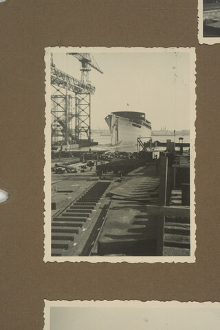 2001.1755; Omslag met vele foto's en knipsels van meest bergingsactiviteiten door Reederij v/h Gebroeders Goedkoop te Amsterdam in de periode 1929 / 1949; omslag