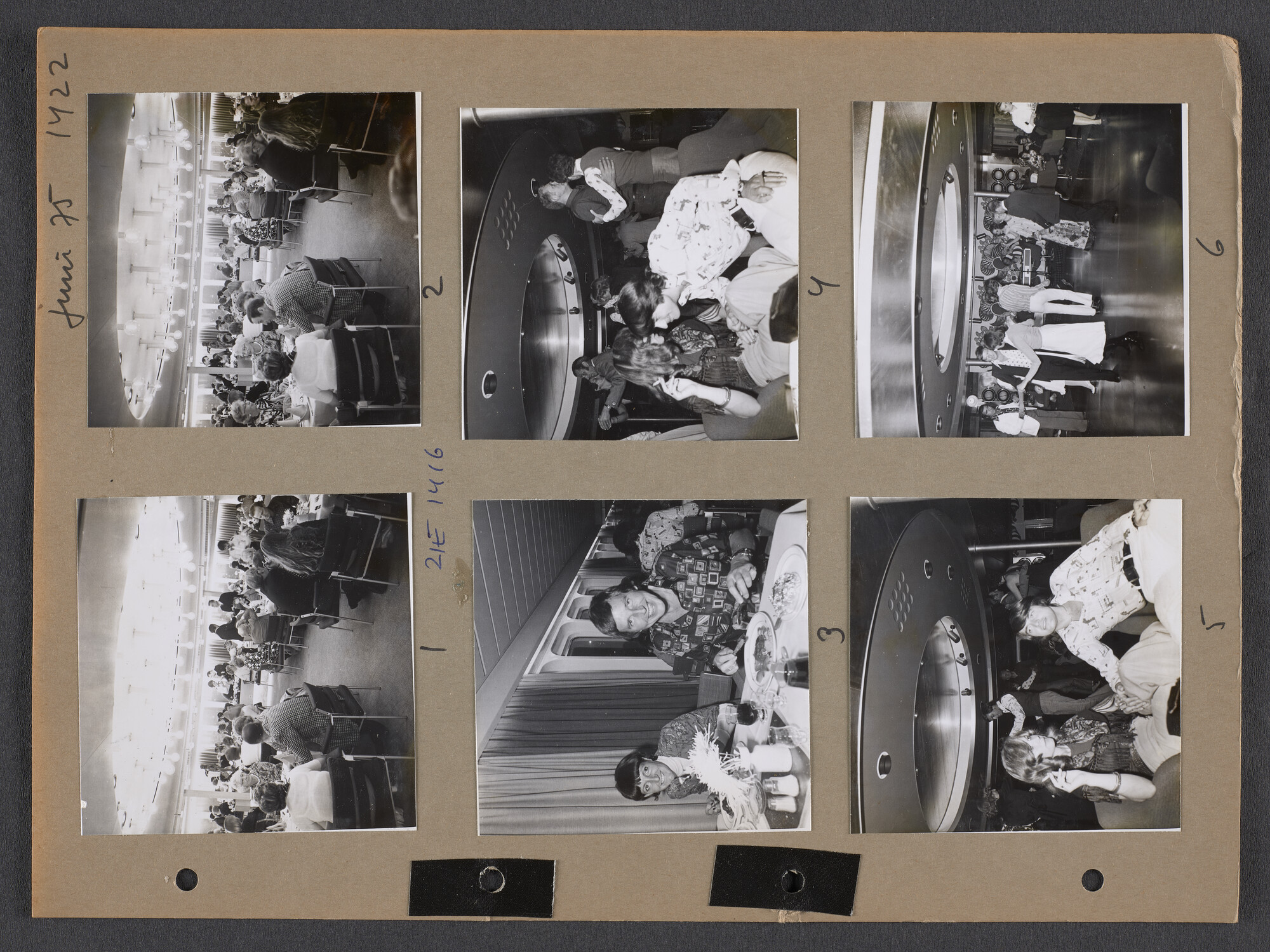 S.9102(36); Multomap met foto's door Ben Burgers, samengesteld door de Vereniging De Amsterdamsche Haven; foto