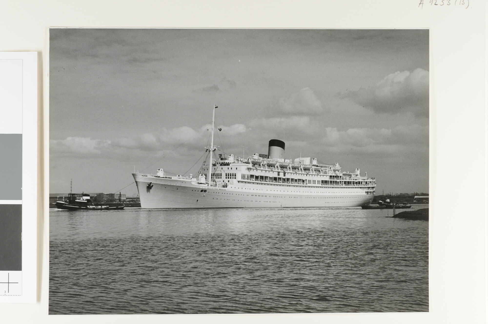 A.4253(15); Het passagiersschip ss. 'Oranje' van de SMN; foto