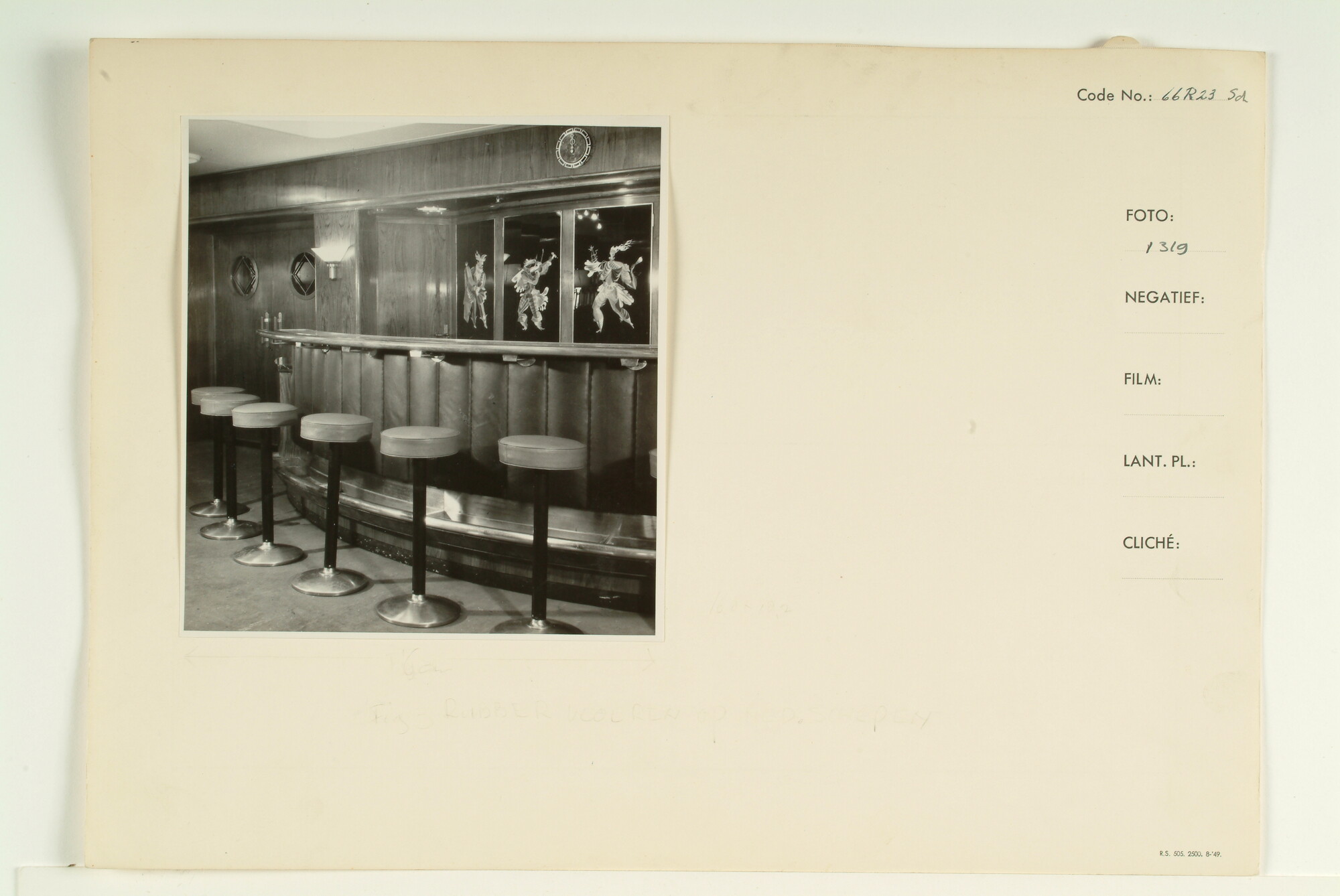 1995.1859; Interieurfoto; de bar aan boord van het ms. Willem Ruys van de Koninklijke Rotterdamsche Lloyd; foto