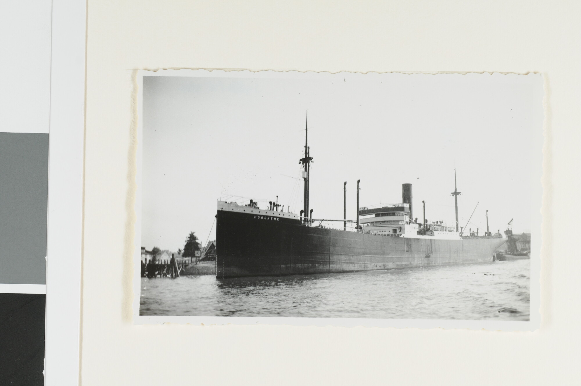 S.4380(04)477; Het vrachtschip ss. Hoogkerk (ex- St; foto