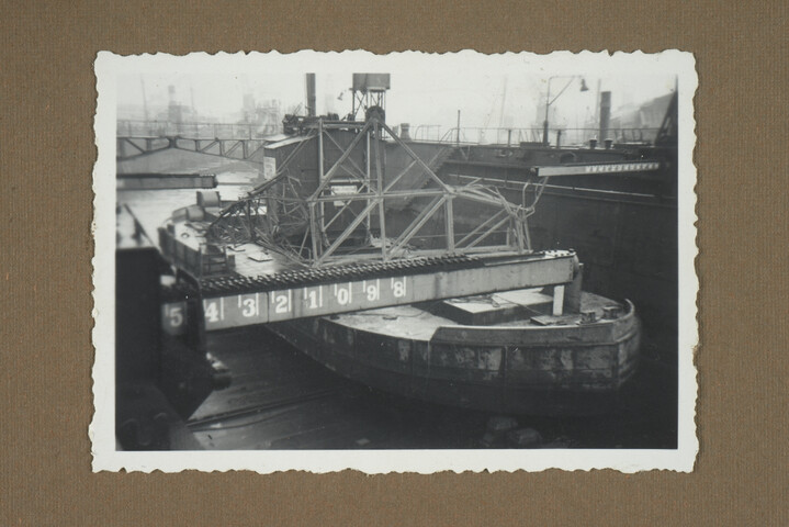 2001.1755; Omslag met vele foto's en knipsels van meest bergingsactiviteiten door Reederij v/h Gebroeders Goedkoop te Amsterdam in de periode 1929 / 1949; omslag