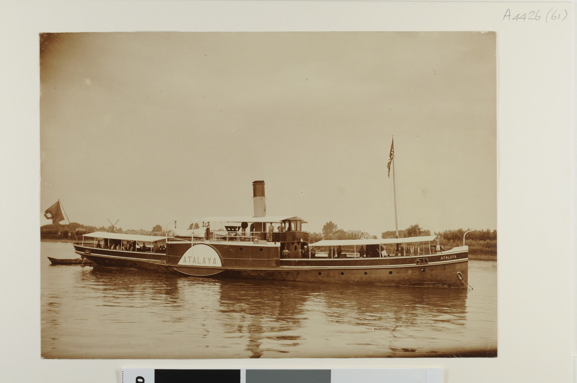 A.4426(61); Het in Nederland gebouwde raderstoomschip 'Atalaya'; foto