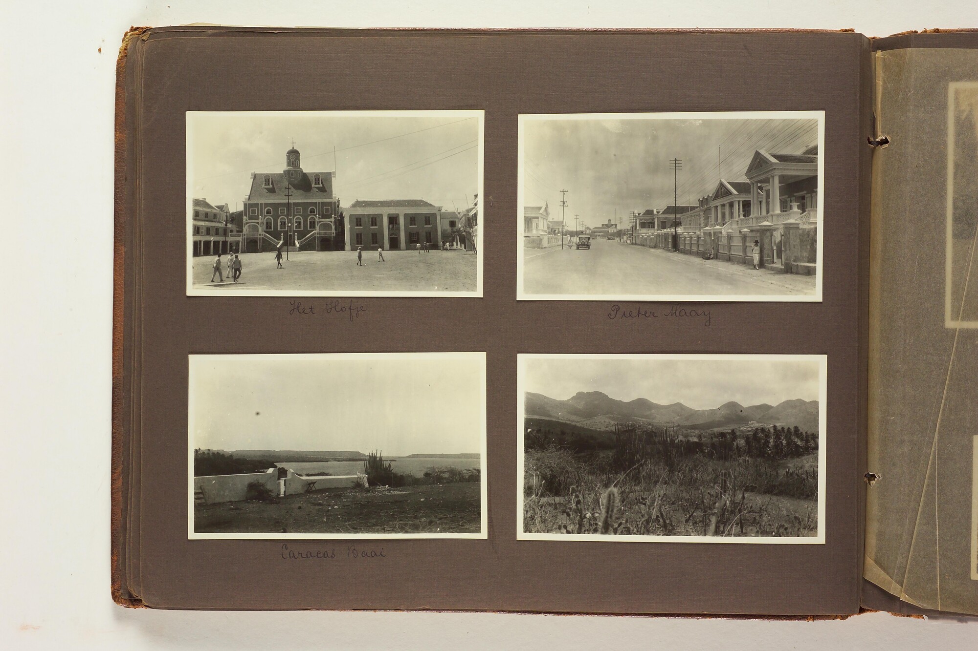 S.4660; Album van M.S. Wytema met foto's van de wereldreis van de onderzeeboot Hr.Ms. K XIII; fotoalbum