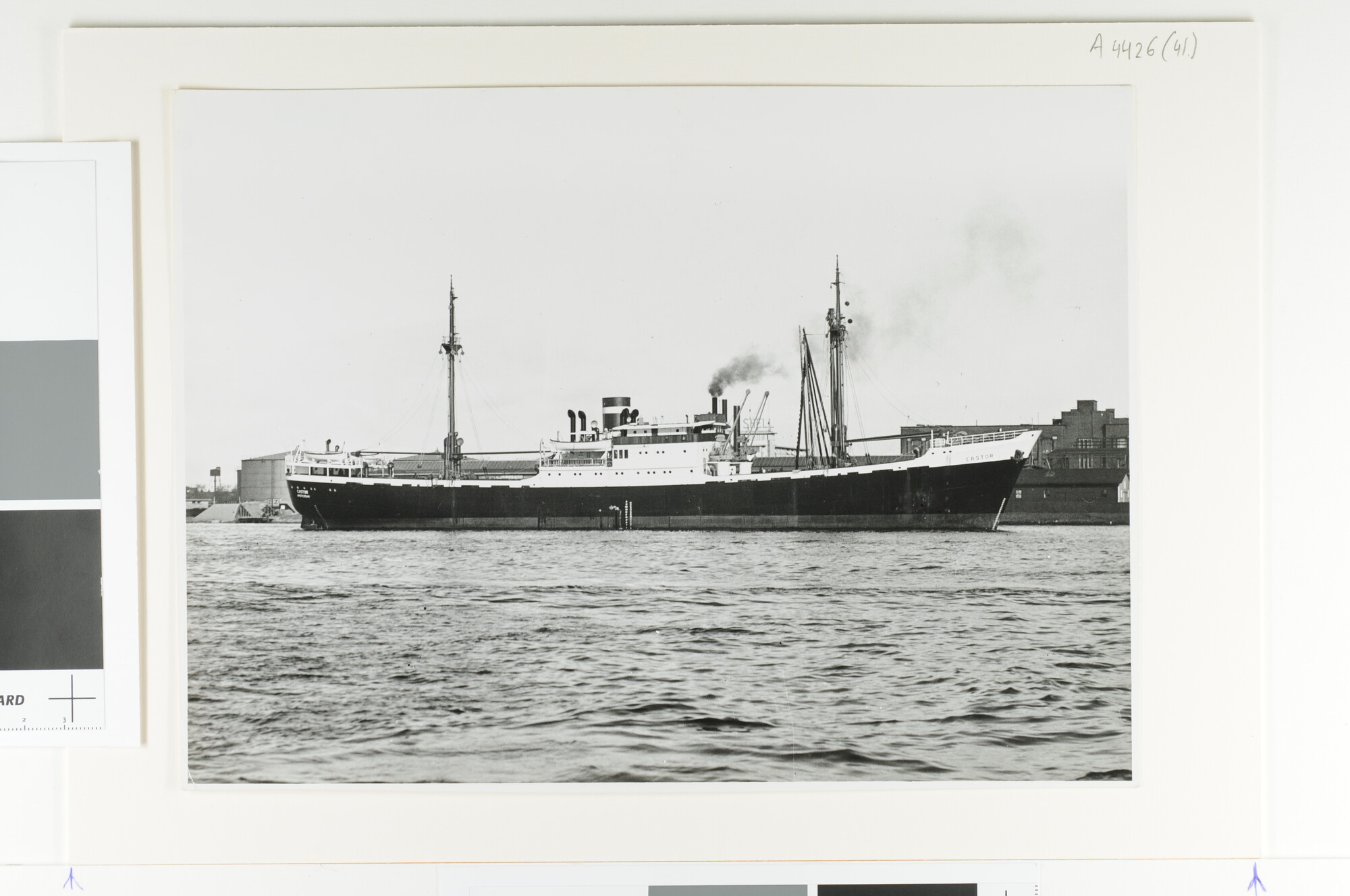 A.4426(41); Het vrachtschip ms. 'Castor' van de Koninklijke Nederlandsche Stoomboot; foto