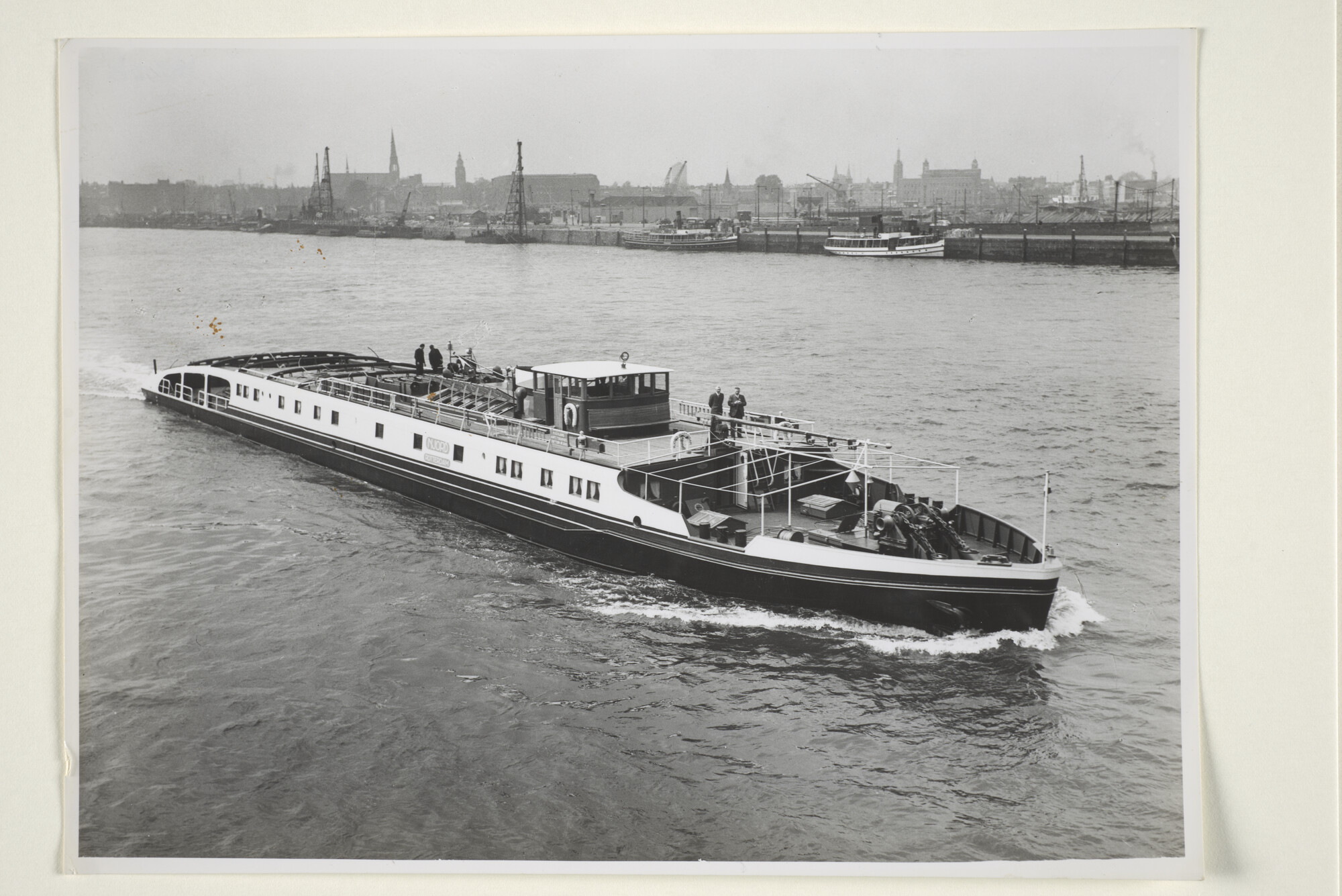 1998.2786; Fotos van de riviersleepboot Njord van de Nederlandsche Rijnvaart Vereeniging te Rotterdam [...]; fotoreportage