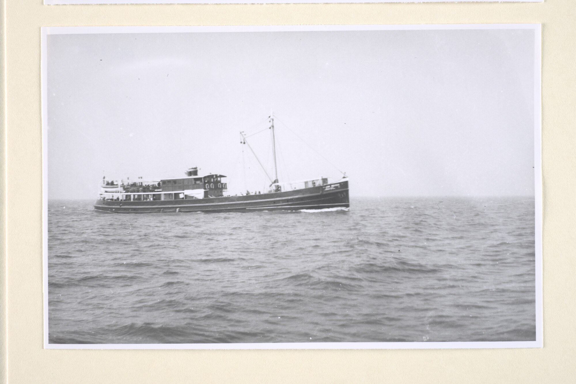 1996.3430; Het passagiersschip ms. Jan Nieveen van Groningen - Lemmer Stoombootdienst [...]; foto
