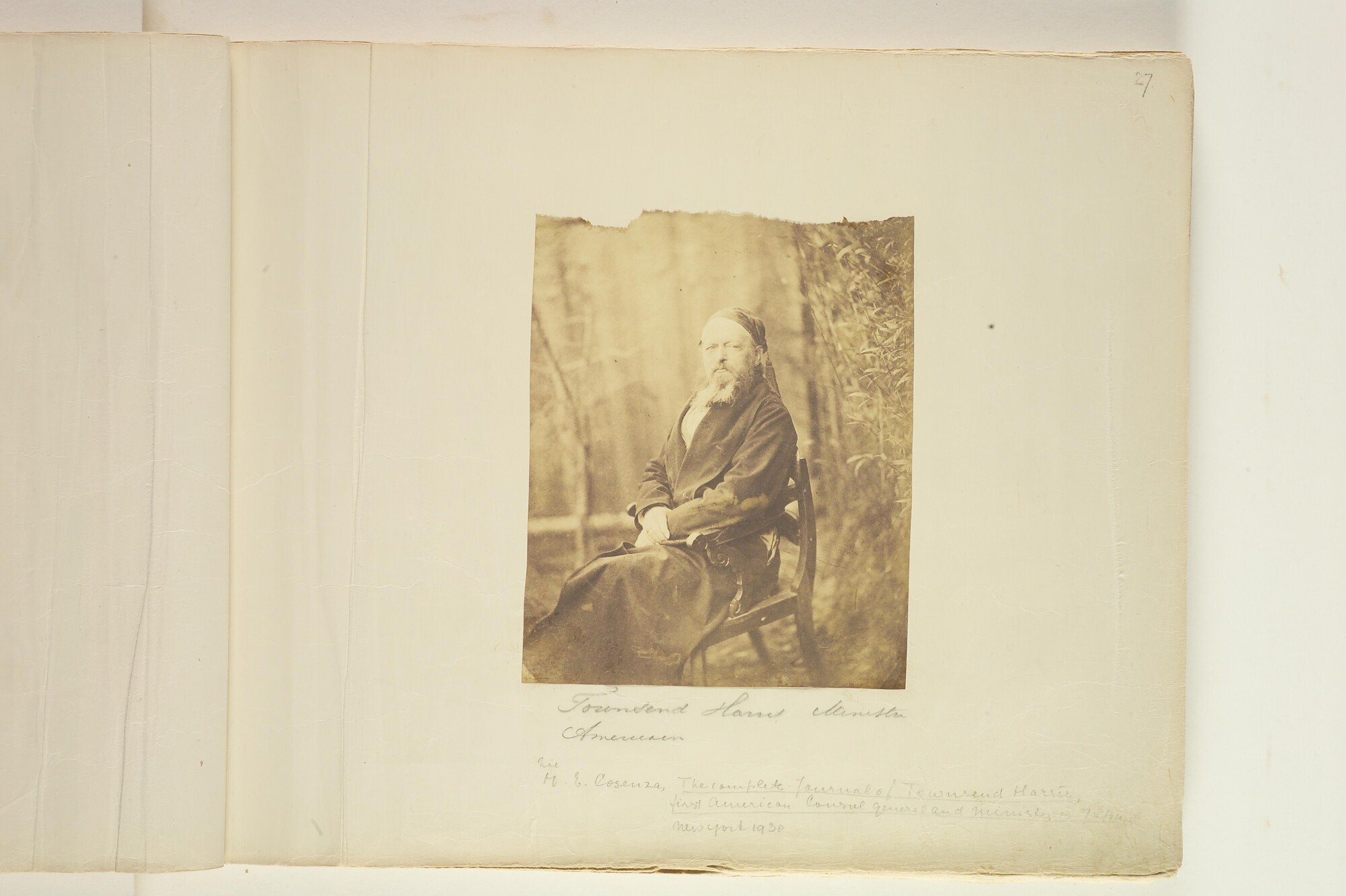 S.3628(02); Album nr. 1 uit een serie van drie van de Nederlandse consul in Japan Dirk de Graeff van Polsbroek; fotoalbum