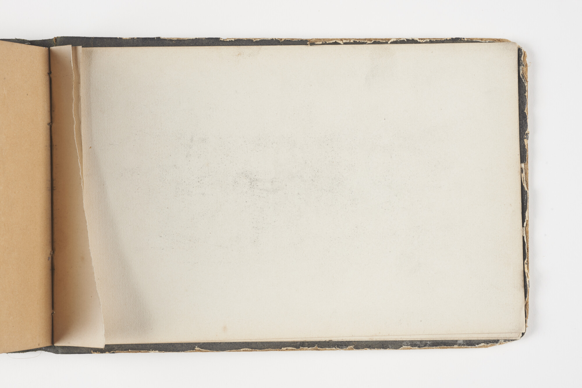 A.2019(02); Schetsboek met studies van binnenschepen en zeeschepen; schetsboek