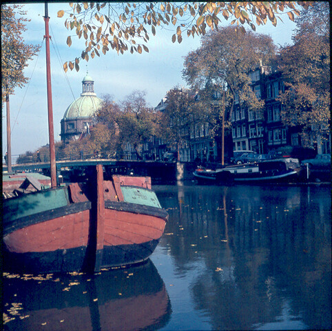 S.9100(0483); Stadsgezicht in Amsterdam; diapositief