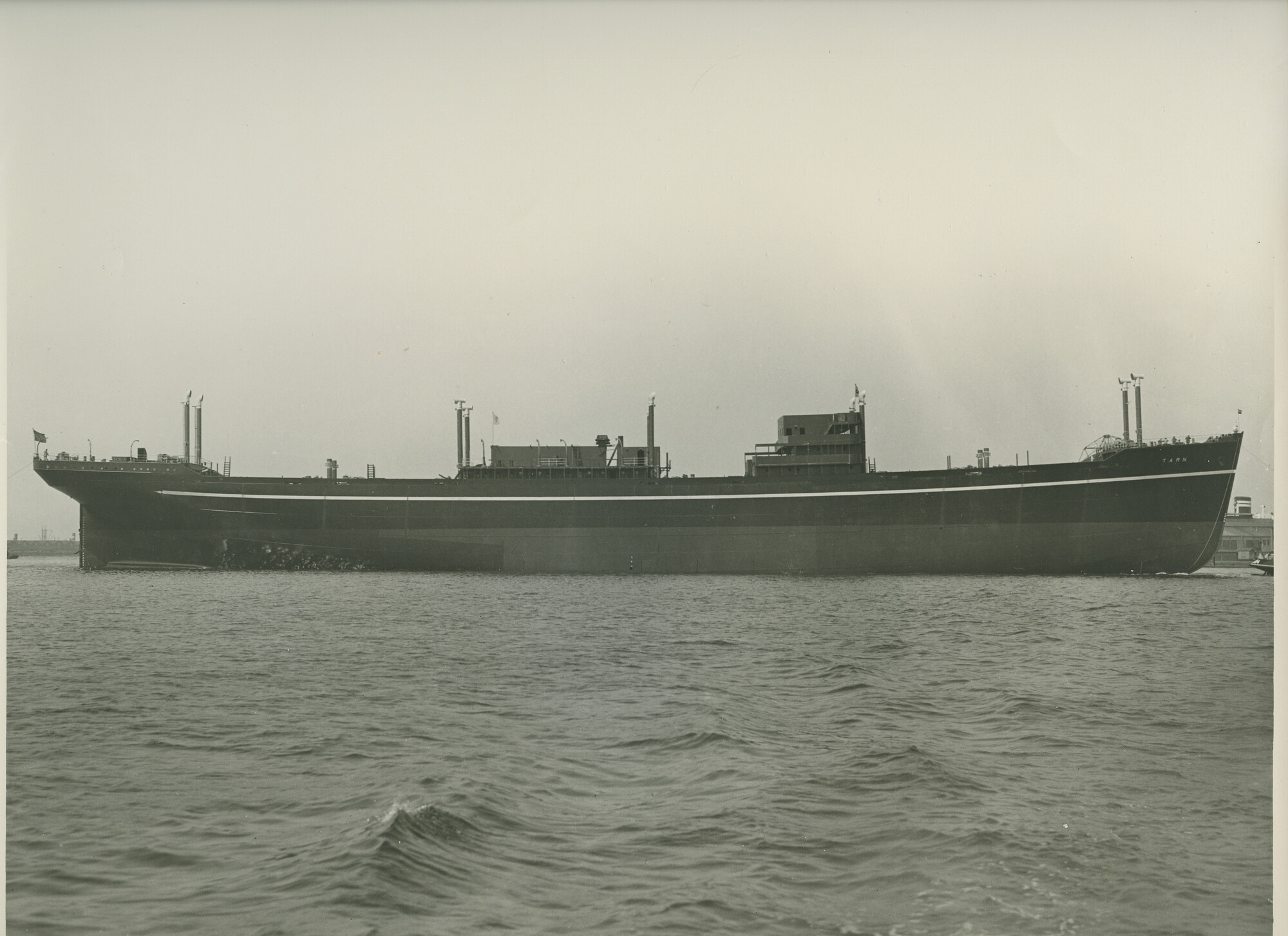 S.5444(1029)20; Foto van de tewaterlating van het vrachtschip ms. Tarn; foto