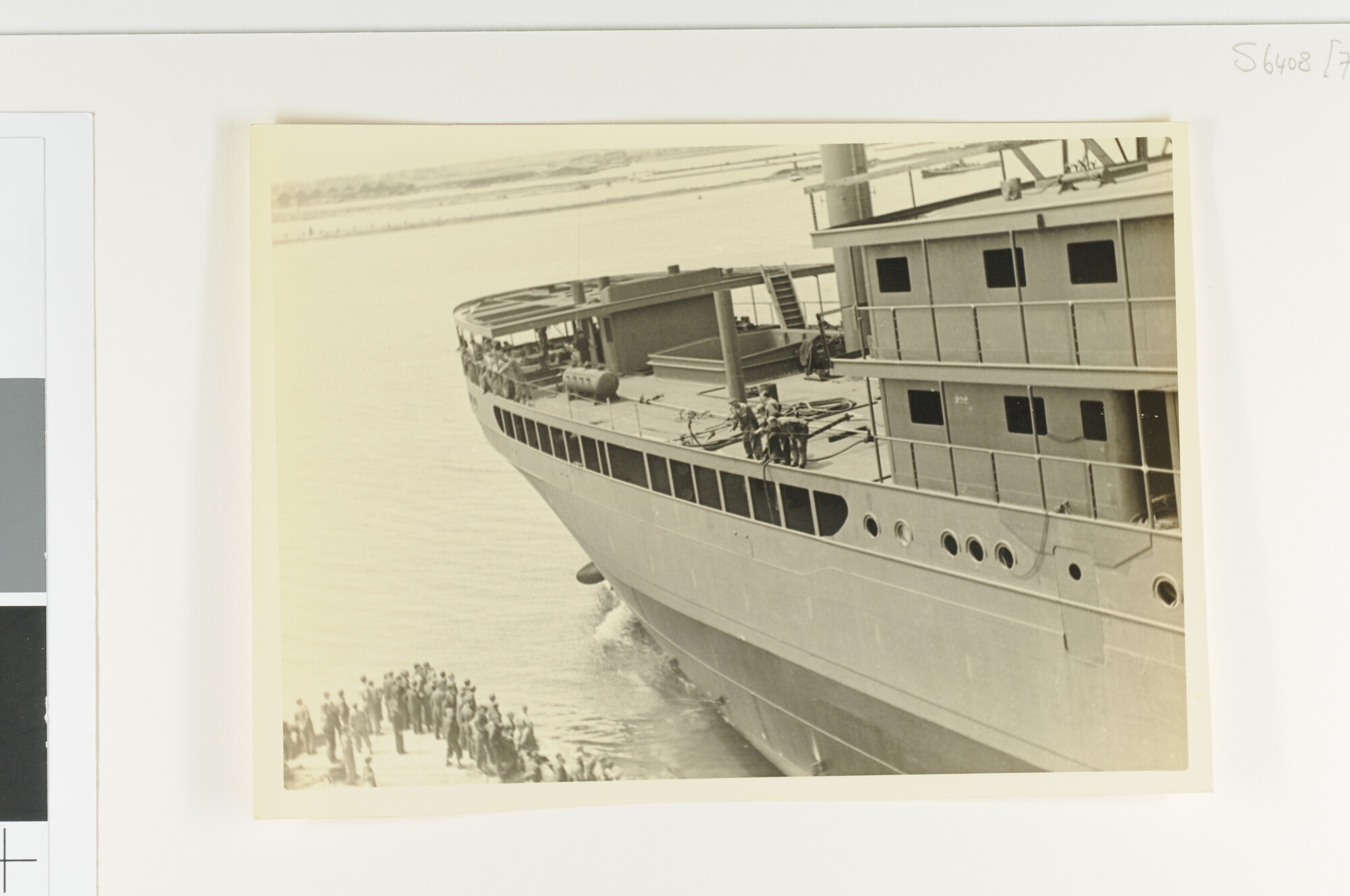 S.6408(0798); Fotos van de tewaterlating van het passagiersschip ms. Van Riemsdijk van [...]; fotoreportage