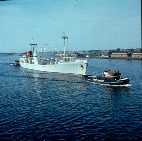 S.9100(1987); Dia van de Tunesische tanker ms. Monastir (ex- Saint Pierre) varende op [...]; diapositief
