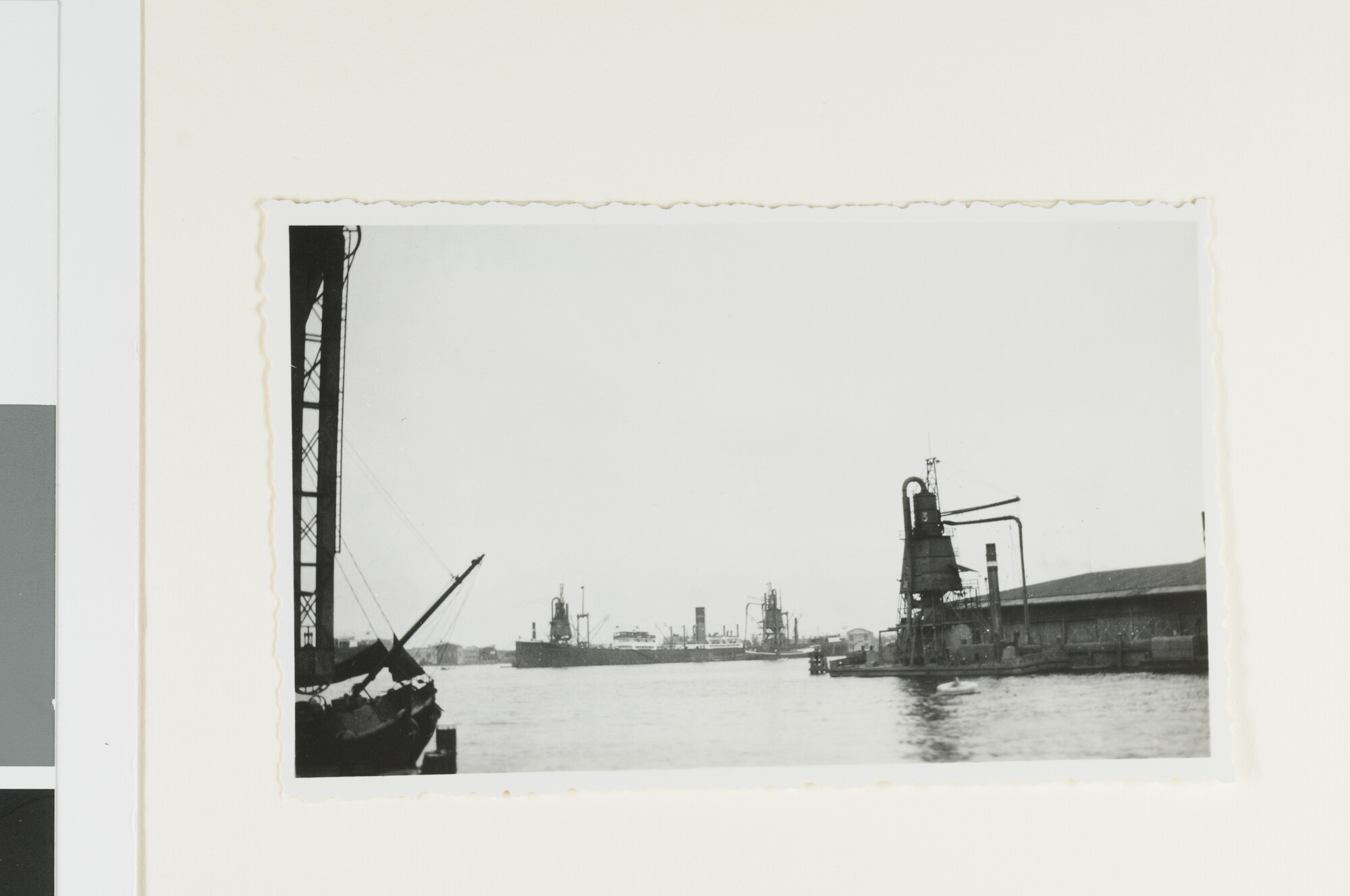 S.4380(04)573; Het vrachtschip ss. 'Aalsum' van de NV; foto