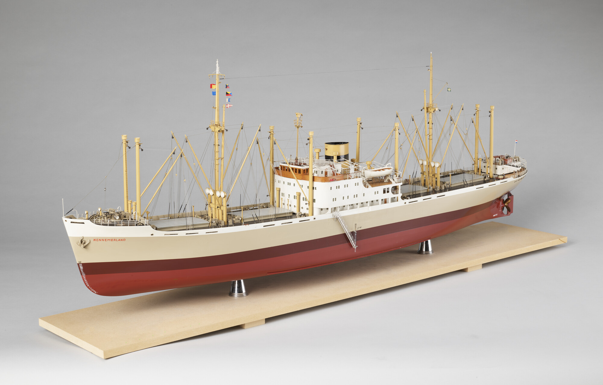 2008.0279; Model van het ms. Kennemerland; scheepsmodel