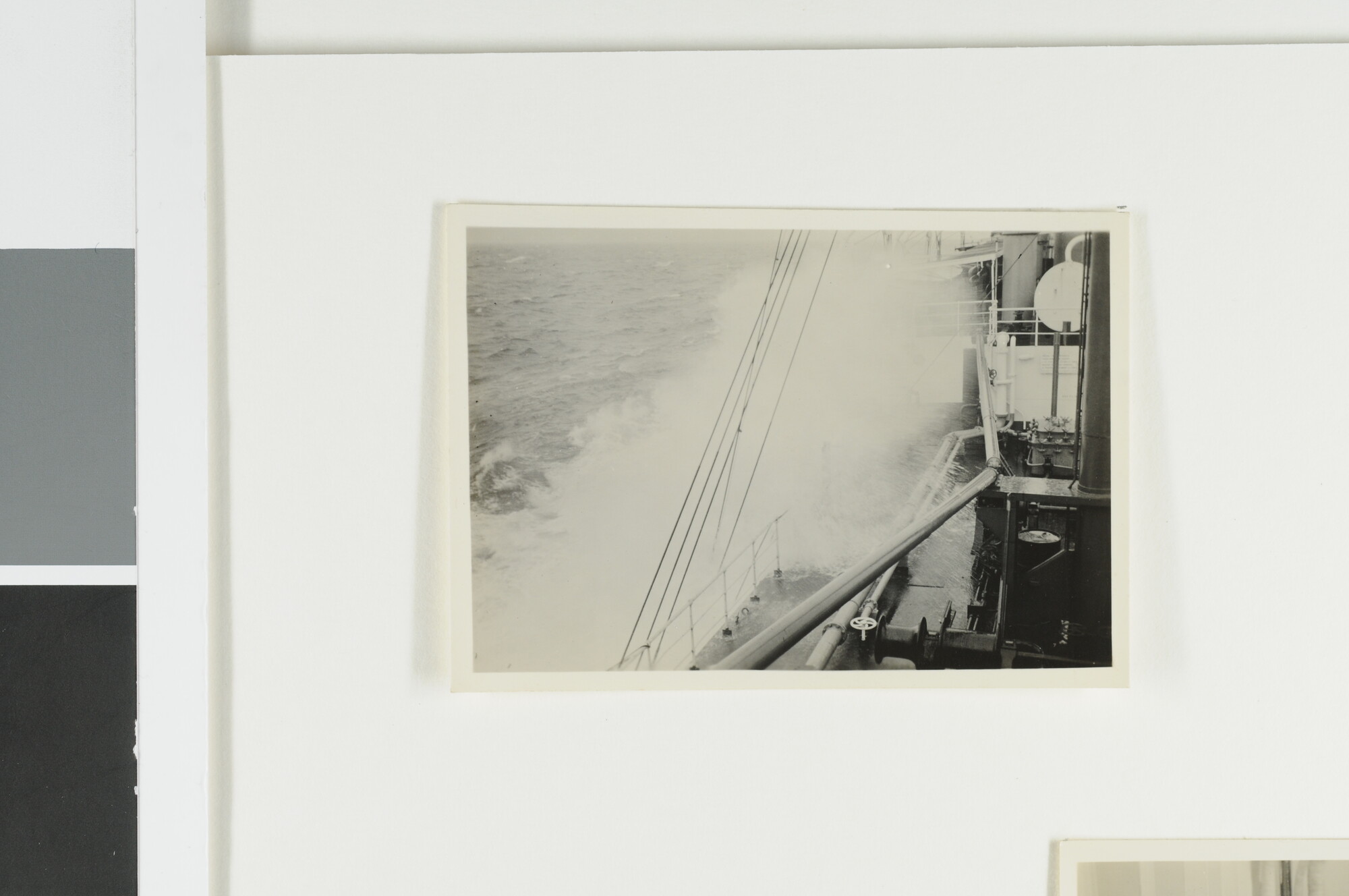 S.5548(108)29; Fotos genomen tijdens een reis aan boord van de tanker ms. Petronella van de NITM [...]; fotoreportage