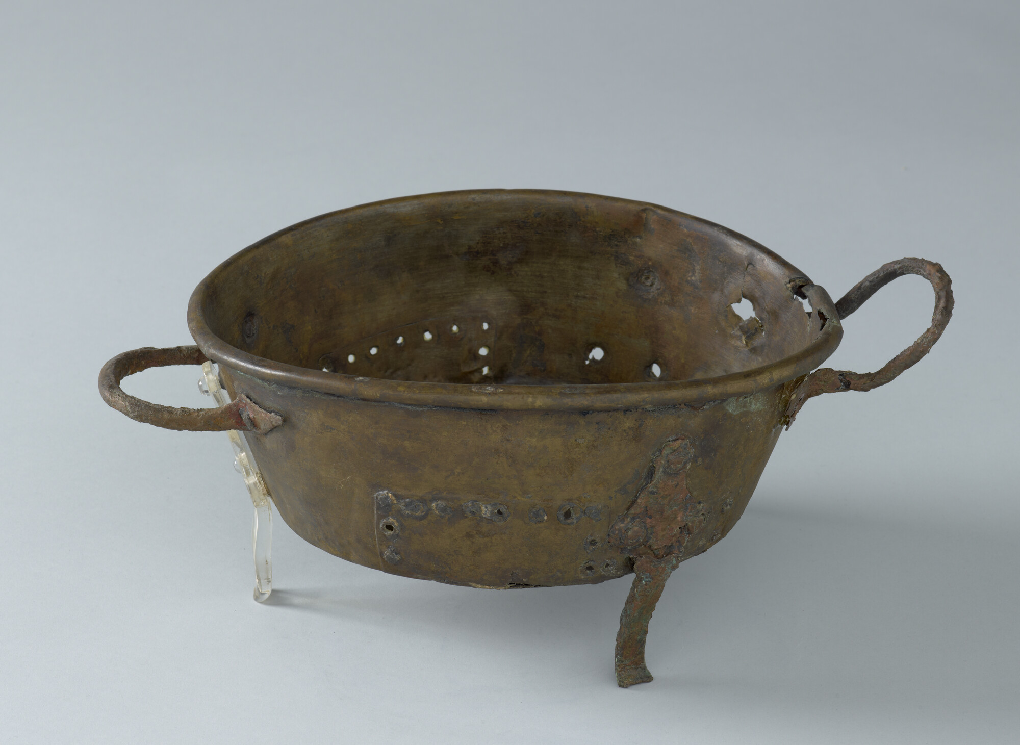 S.6911(10); Messing pan; pan