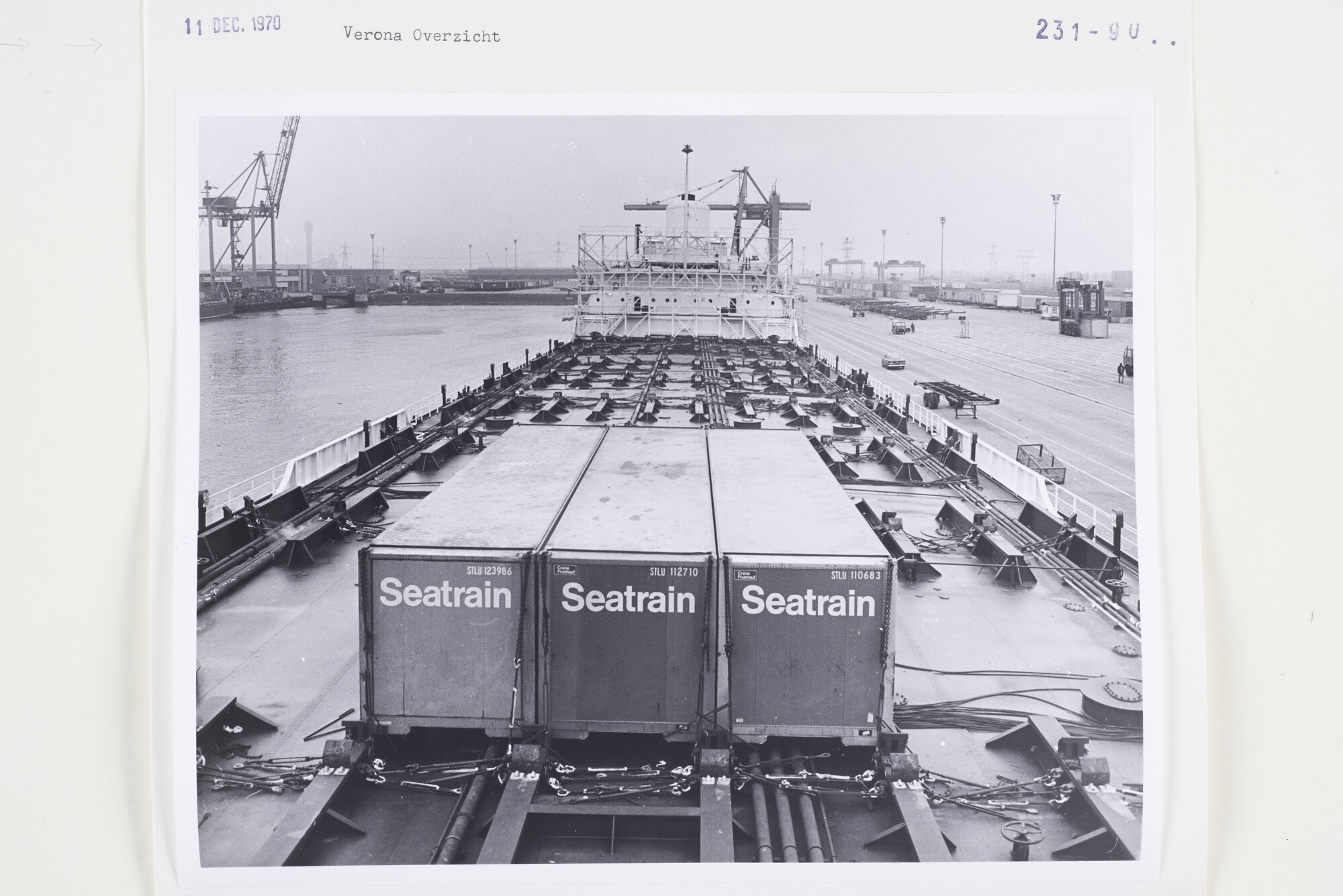 S.5444(5195)07; Foto van het containerschip Verona (een verbouwde tanker); foto